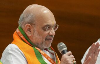 Kolkata Doctor Murder : राज्यपाल बोस आज करेंगे गृह मंत्री से मुलाकात, देंगे मौजूदा परिस्थिति की रिपोर्ट