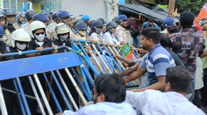 BJP ने घेरा रानीगंज थाना